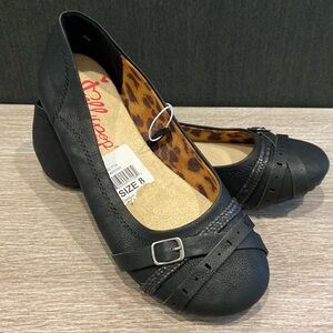 Brand New Jellypop Astride style slip on’s!